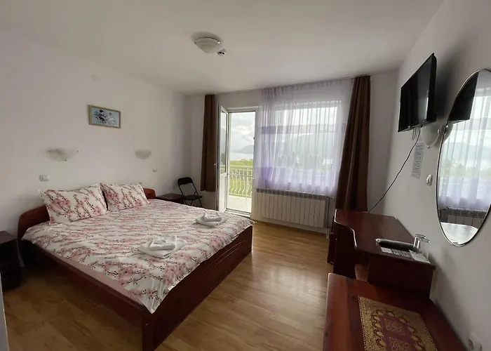 Family Panorama Хотел *